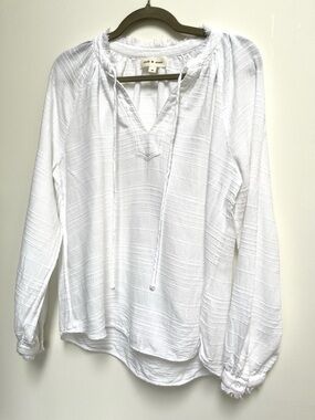 Anthropologie, white textured peasant top by Cloth & Stone. Size medium